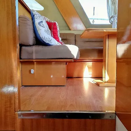 Amber Princess Boat & Breakfast *