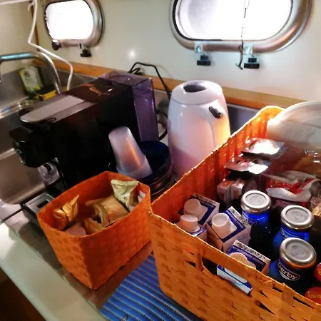Botel Amber Princess Boat & Breakfast
