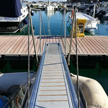 Botel Amber Princess Boat & Breakfast *
