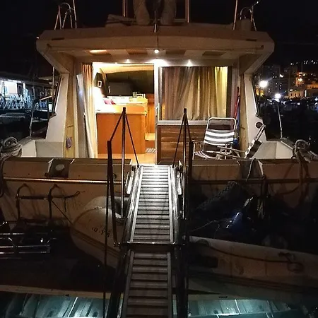 Amber Princess Boat & Breakfast *